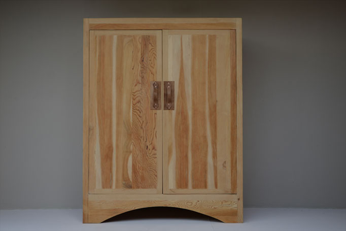 Résultat de recherche d'images pour "armoire en cedre"