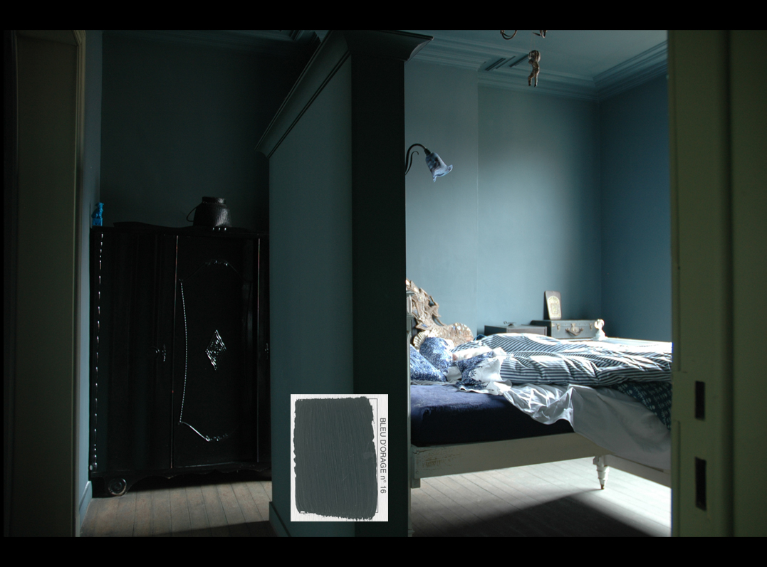Chambre à coucher peinte avec la peinture acrylique bleu d'orage | EMERY&Cie