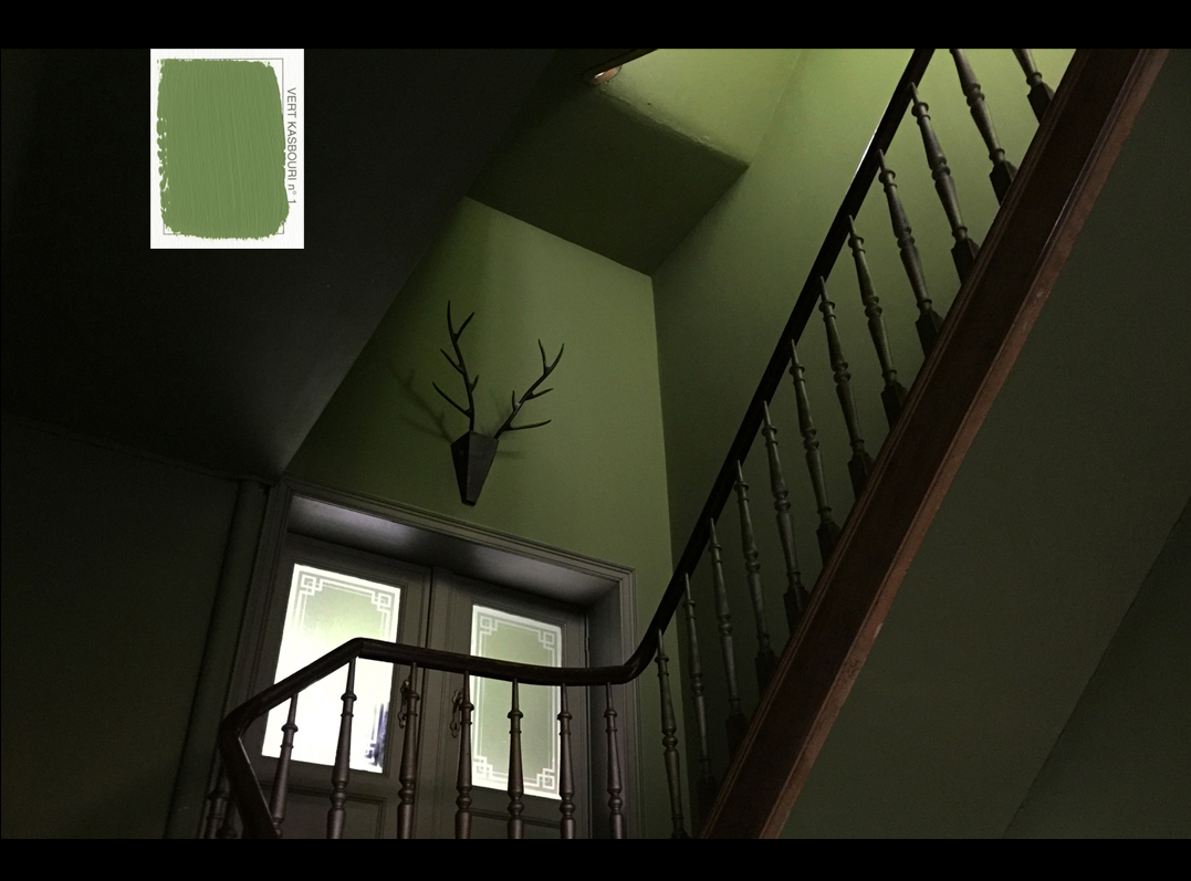 Escalier avec peinture acrylique vert Kasbouri | EMERY&Cie