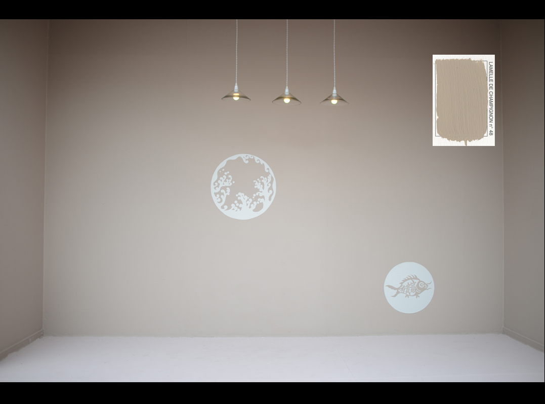 Pièce minimaliste avec la peinture artisanale lamelle de champignon | EMERY&Cie