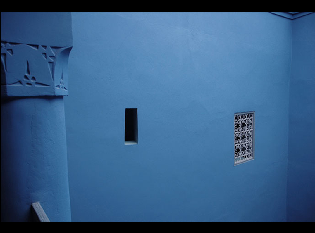 Mur peint avec la peinture acrylique bleu Marrakech | EMERY&Cie