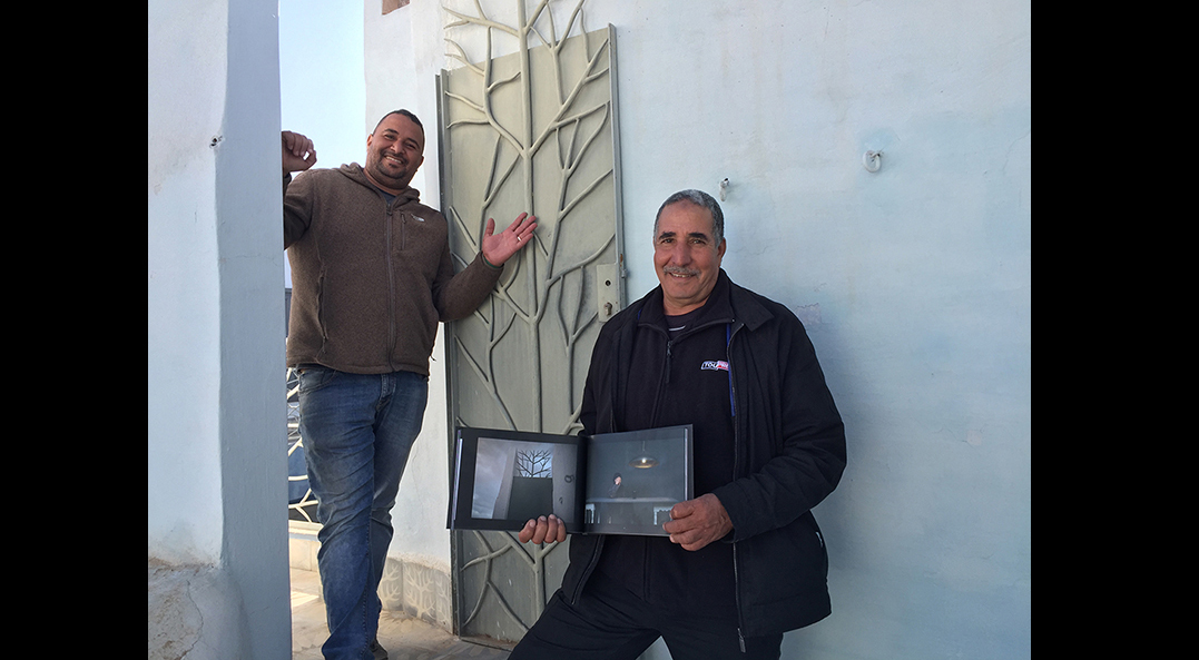Collaborateurs marocains pour les créations en fer forgé | EMERY&Cie